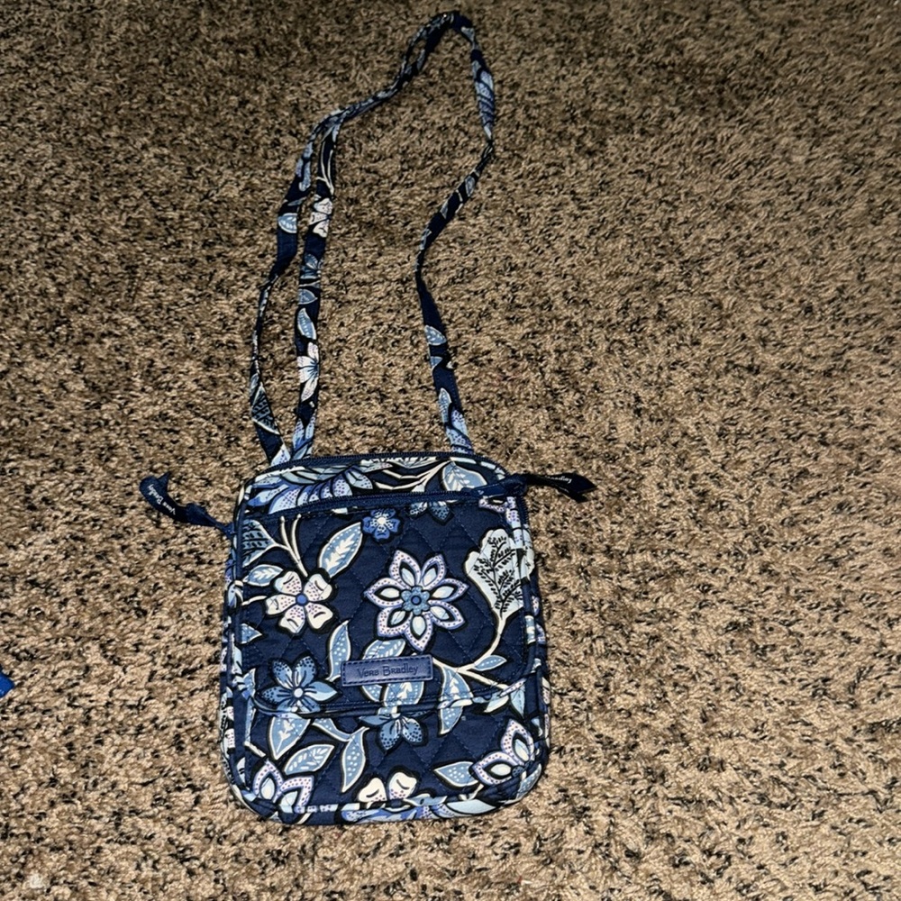 Blue flowered Vera Bradley purse